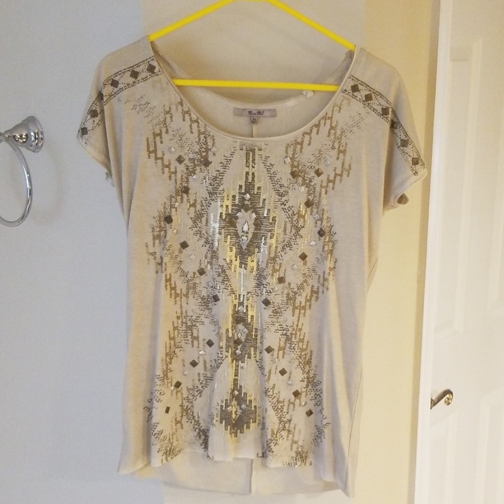 Short sleeve top
